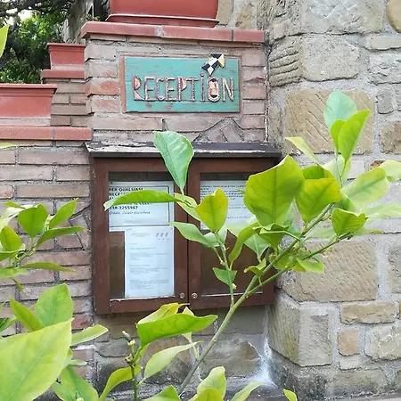 Casale Giuncheto * Pilonico Paterno