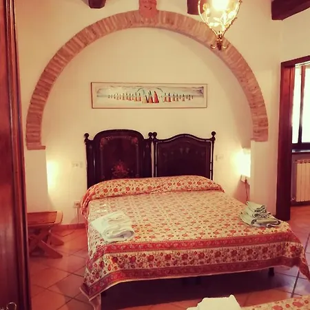 Casale Giuncheto * Pilonico Paterno