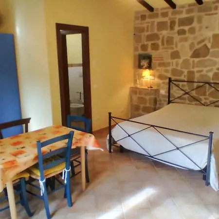 Casale Giuncheto * Pilonico Paterno